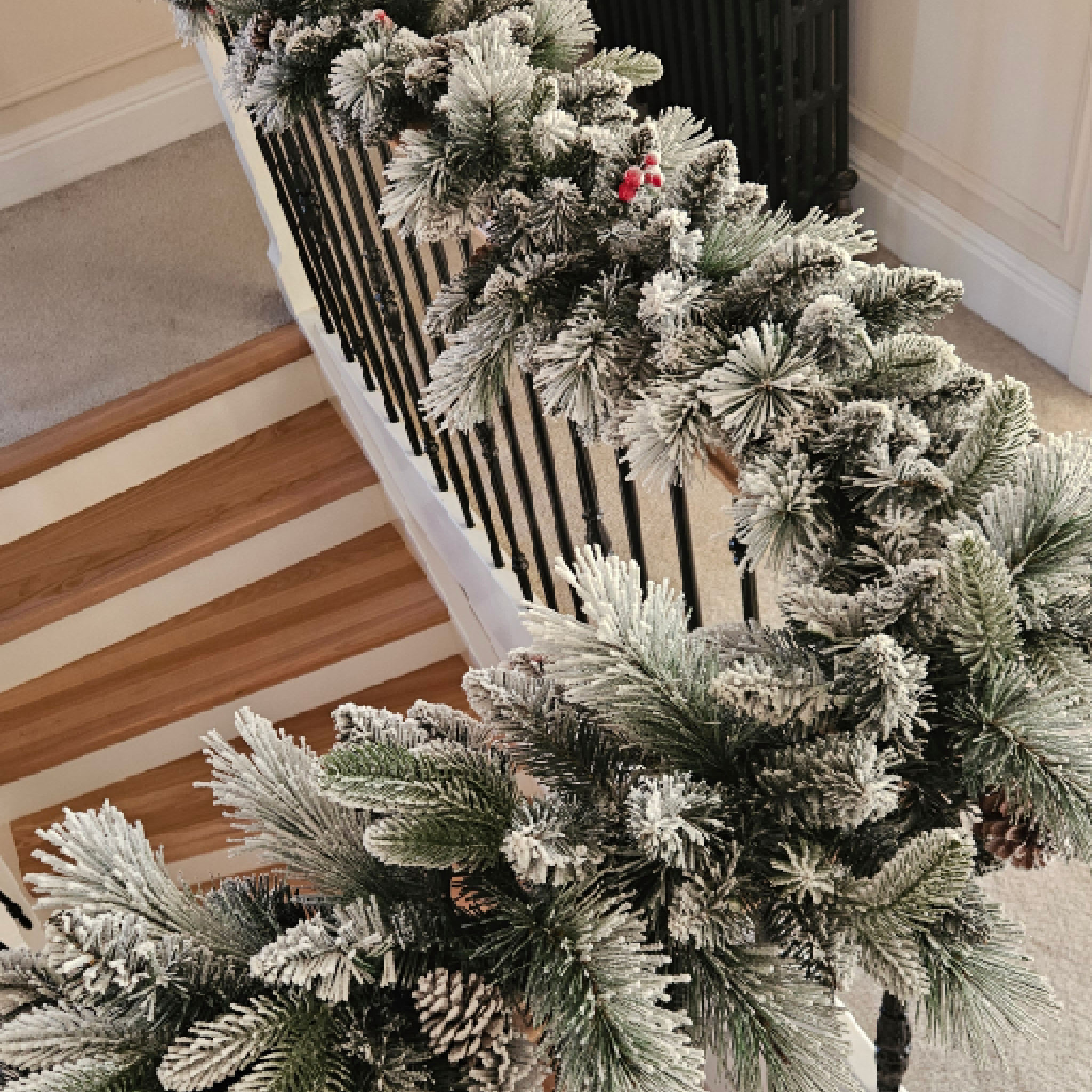 pre lit indoor Xmas garland