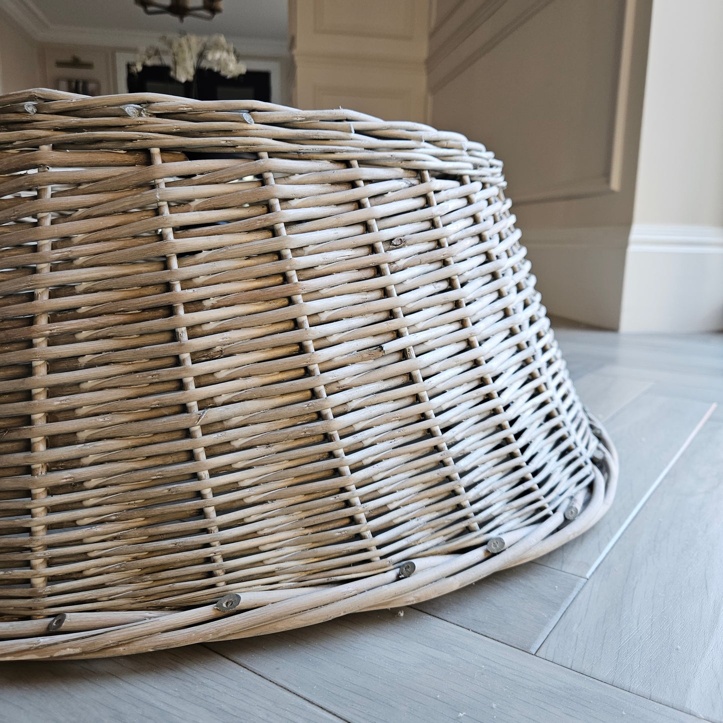 hand woven 1 piece rattan tree skirt