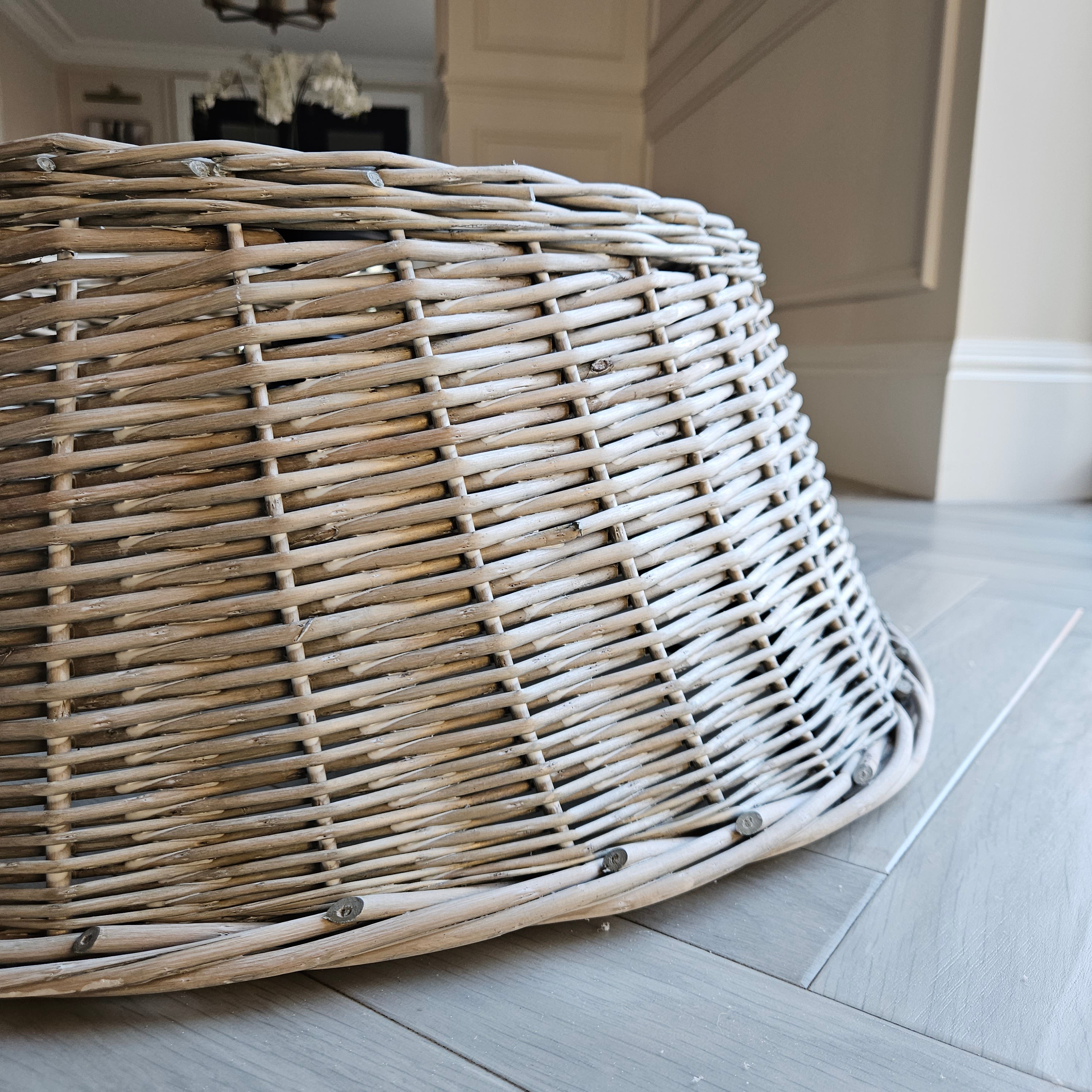 hand woven 1 piece rattan tree skirt